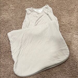 Kyte baby grey sleep sacks very loved 6-18 months